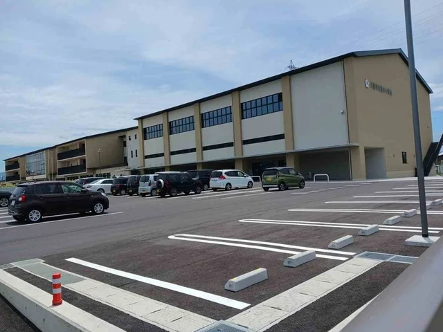 三豊市立豊中小学校まで1700m