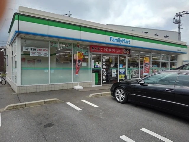 ファミリーマート鳥栖藤木町店まで660m
