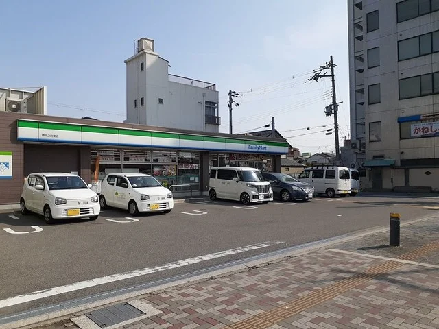 ファミリーマート堺中之町東店まで320m