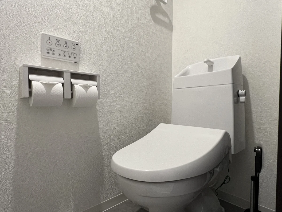 長期滞在にはうれしい温水洗浄便座付！