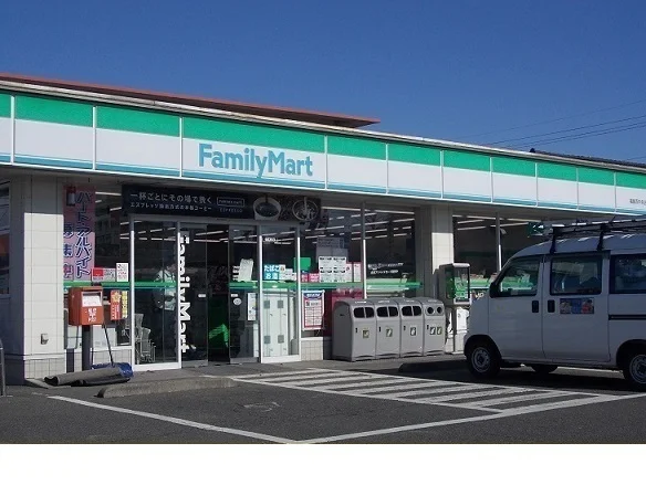 ファミリーマート福島西中央店まで260m