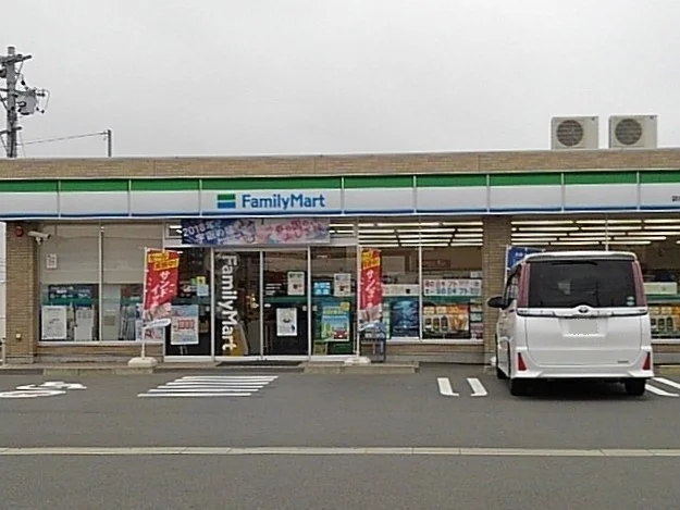 ファミリーマート 袋井山梨上店まで500m