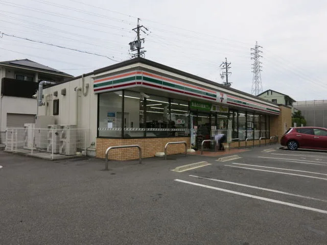 セブンイレブン 岡崎明大寺町店まで650m