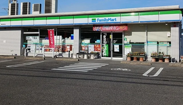 ファミリーマートまで170m