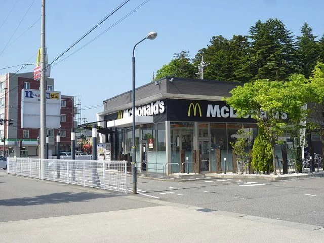マクドナルドまで1200m