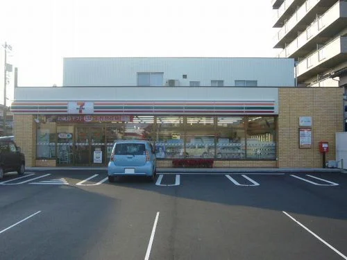 セブンイレブン福井高木町店まで350m