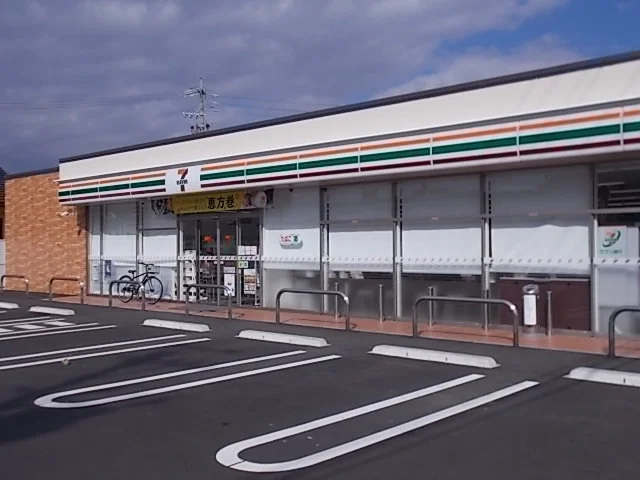 セブンイレブン岐阜北鶉５丁目店まで450m
