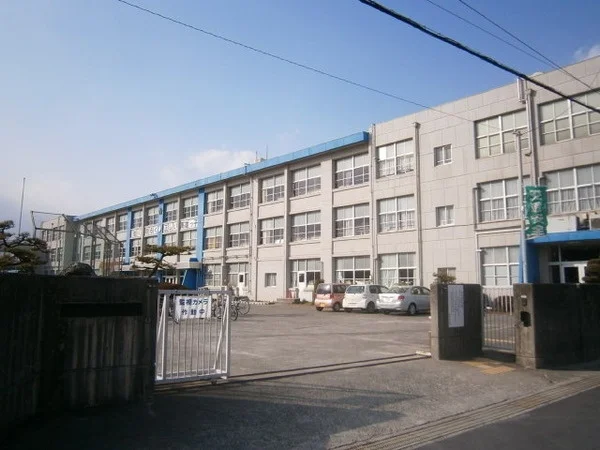 扶桑町立　高雄小学校まで550m