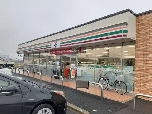 セブンイレブン　愛西持中町店まで850m