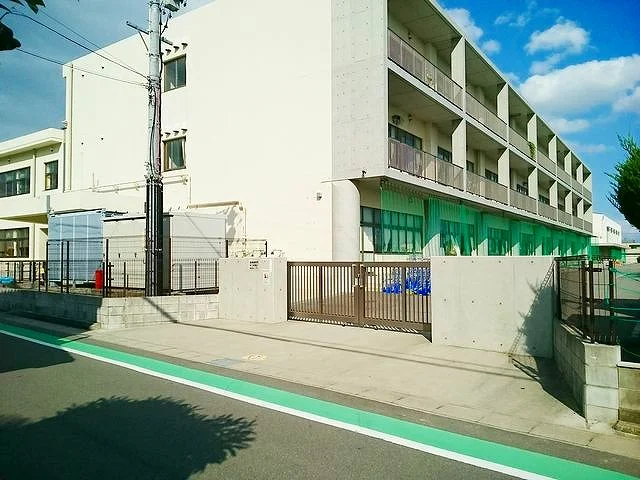 稲沢市立　稲沢西小学校まで350m