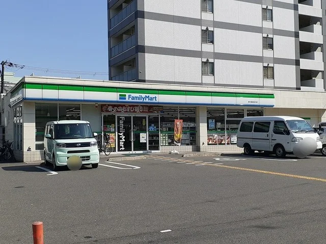 ファミリーマート様まで500m