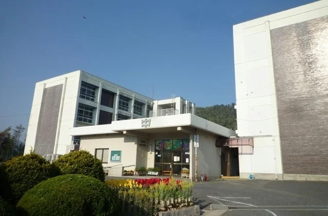 白木中学校まで4300m