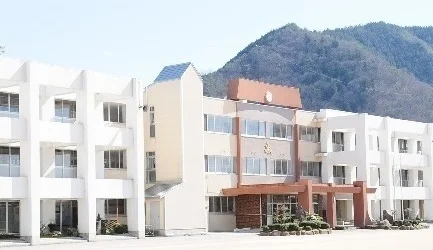 安芸高田市立吉田中学校まで650m