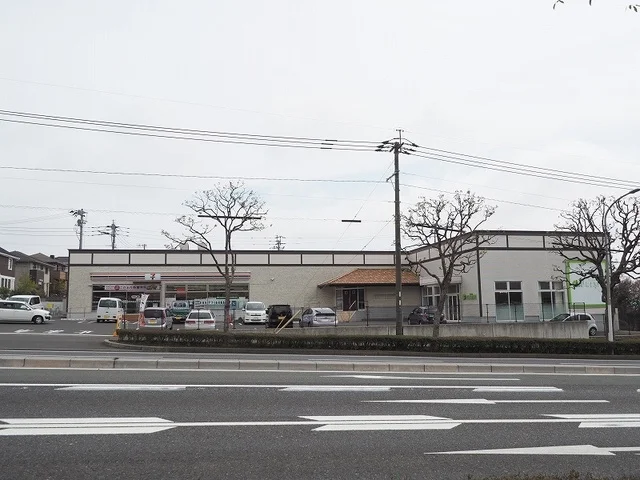 セブンイレブン小倉にれの木坂店まで350m