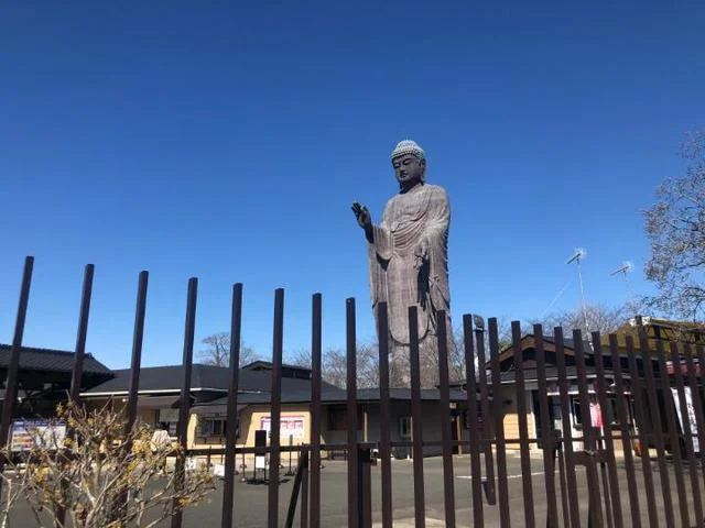 牛久大仏まで1000m
