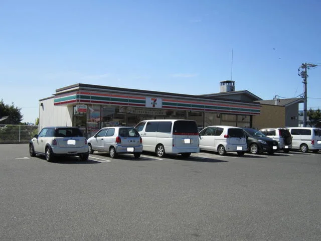 セブン‐イレブン 一色味浜店まで900m