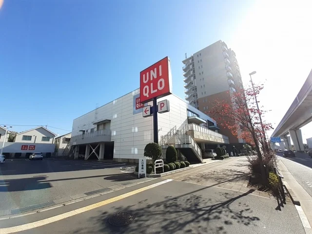 ユニクロ 足立入谷店まで900m