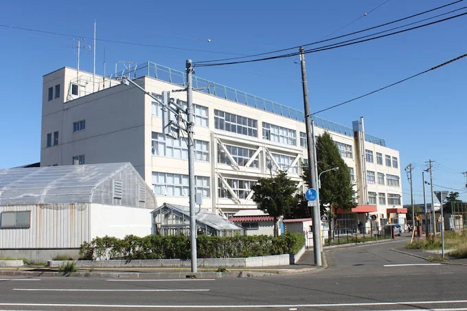 上白石小学校まで250m