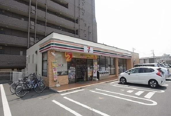 セブンイレブンまで750m