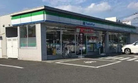 ファミリーマート麻溝小前店まで240m