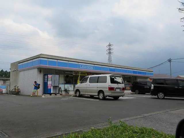 ローソンまで750m