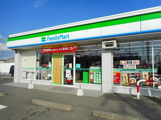 ファミリーマート　小笠赤土店まで750m