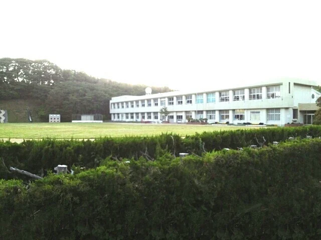 六連小学校まで1400m