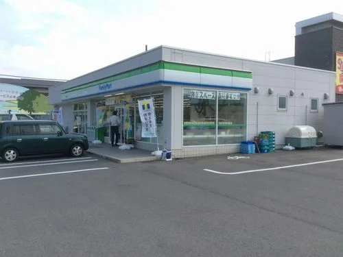ファミリーマート 若杉店まで500m
