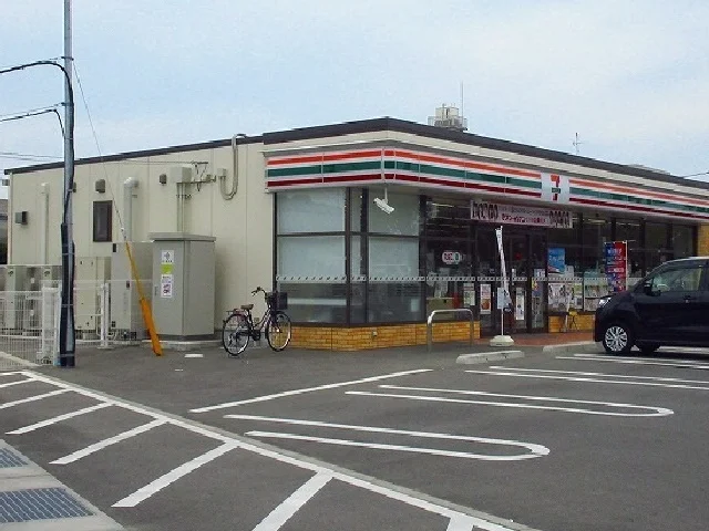 セブンイレブンまで780m