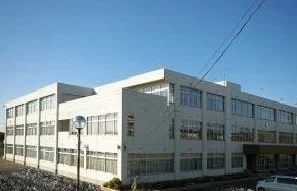 明成中学校まで1750m