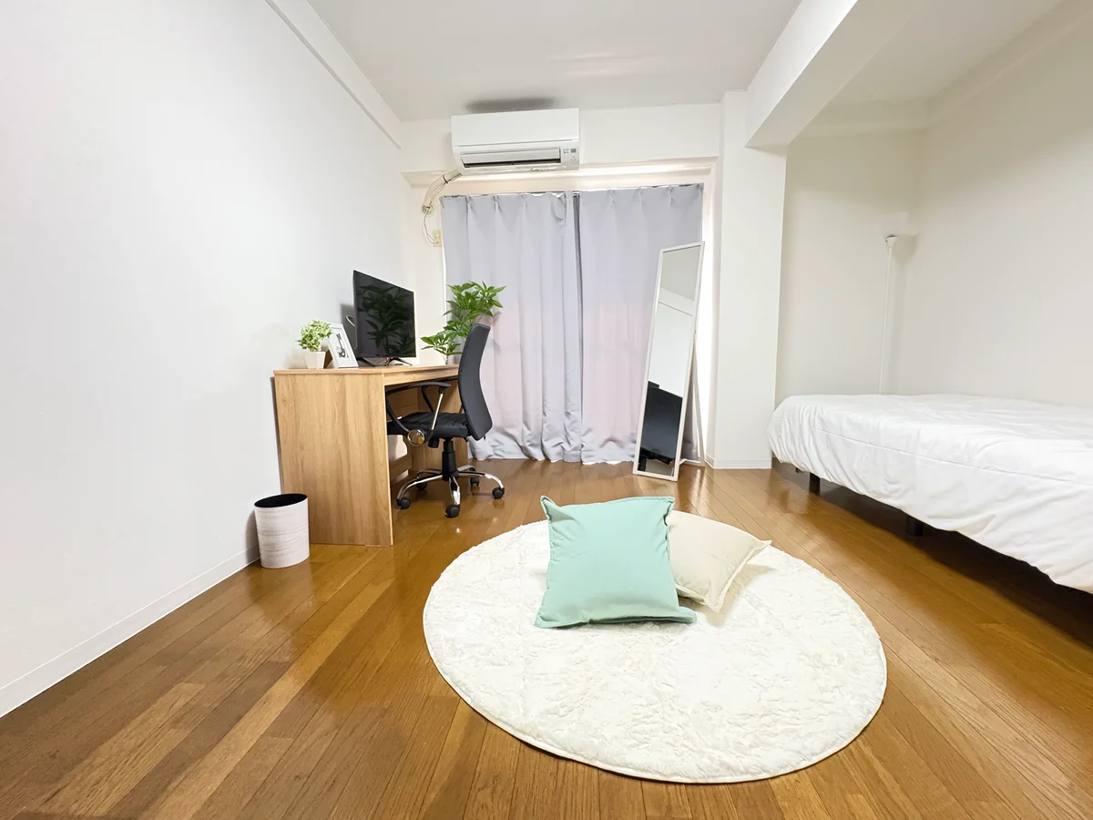ラグ・小物等のインテリアは設置例です。実際のお部屋には備え付けられておりません。