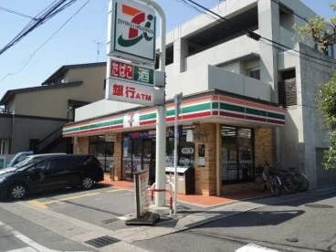セブンイレブン京阪四宮駅東店まで1100m