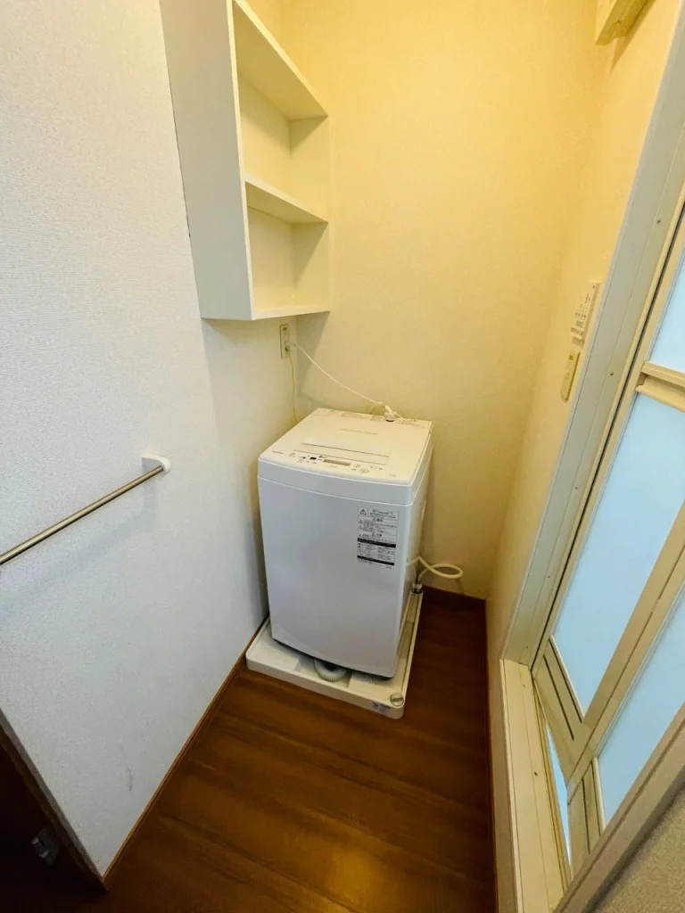 洗濯機　メーカーは部屋毎に異なります。