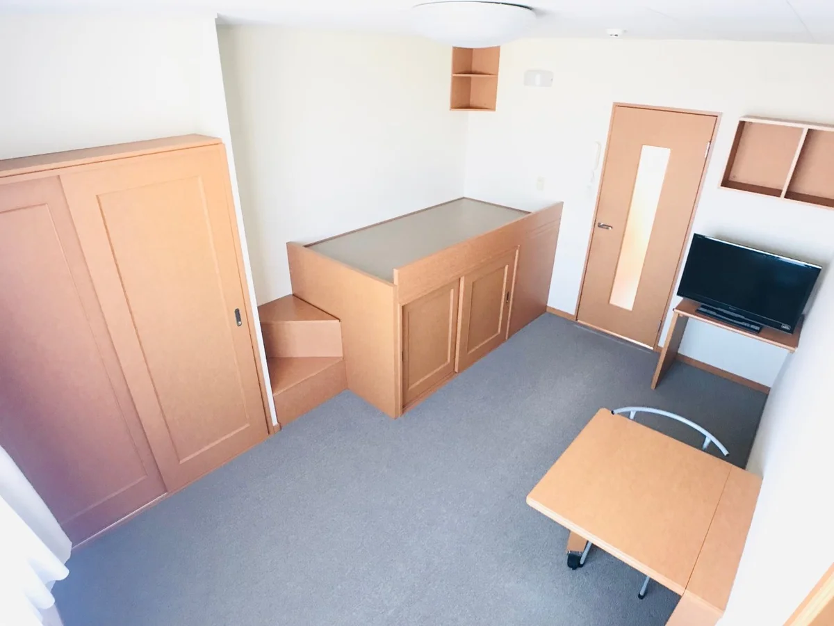 2階はカーペットのお部屋になります