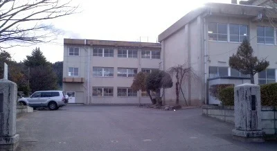 渡利中学校まで1100m