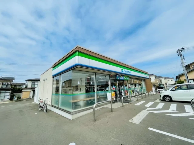 ファミリーマート東中田四丁目店まで220m