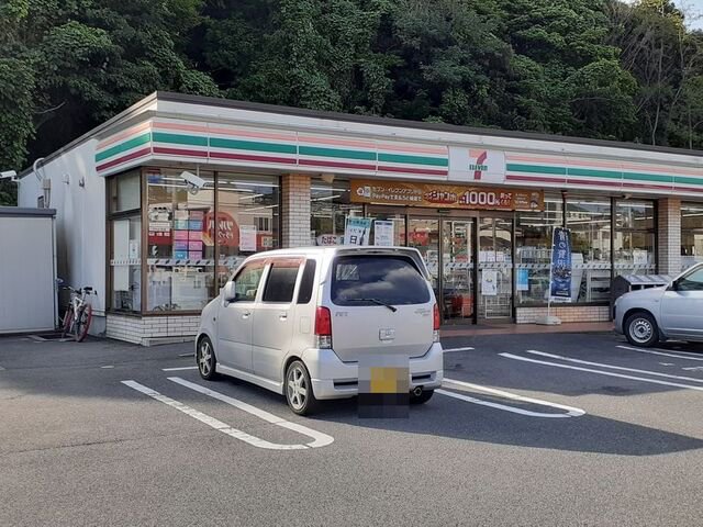 セブンイレブン運動公園前店まで800m