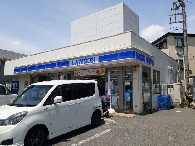 ローソン　船橋塚田駅前店まで750m