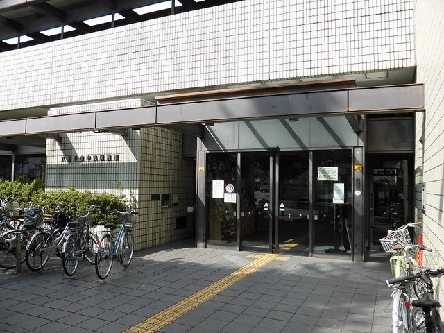 中央図書館まで950m