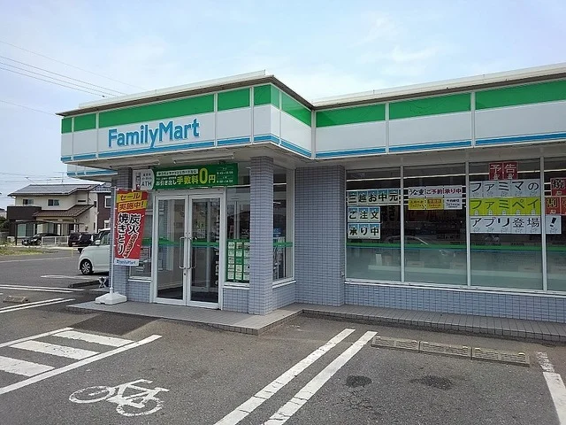 ファミリーマート 中津永添店まで650m