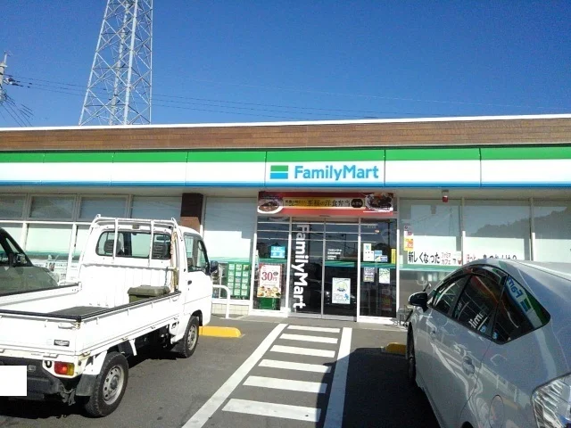 ファミリーマート延岡高校前店まで400m