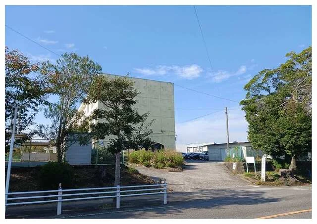鈴鹿市立　牧田小学校まで400m
