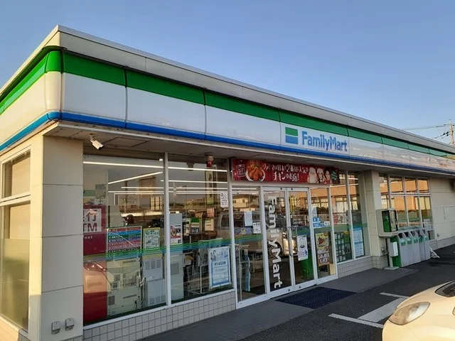 ファミリーマート摩利山新田店まで550m