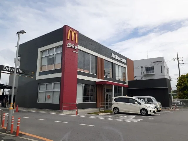 マクドナルド泡瀬店まで600m