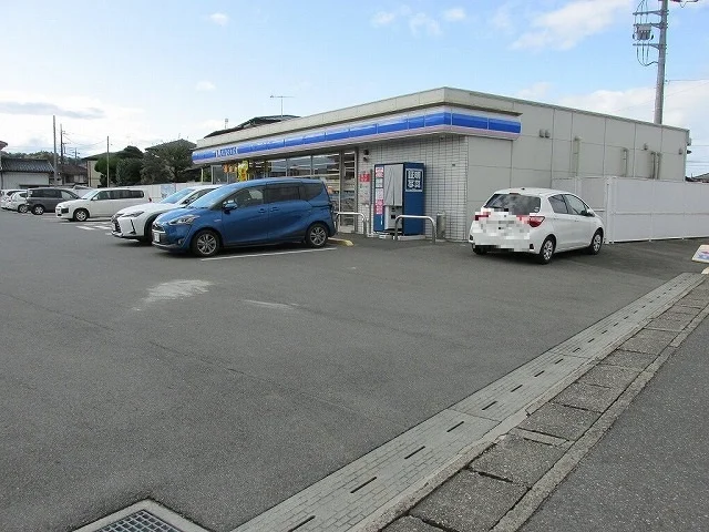 ローソン那須烏山旭一丁目東店まで660m