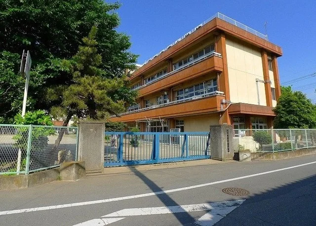 太田市立南小学校まで750m