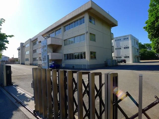 太田市立休泊小学校まで600m