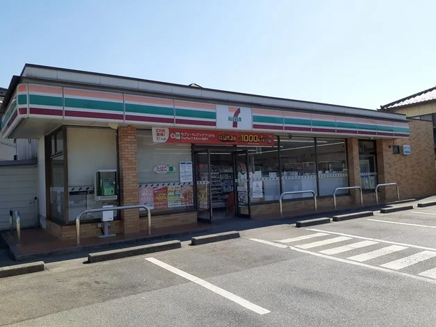 セブンイレブン韮崎藤井町店まで300m