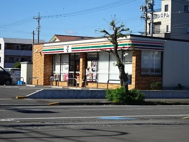 セブンイレブンまで750m