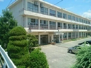 塩津小学校まで400m